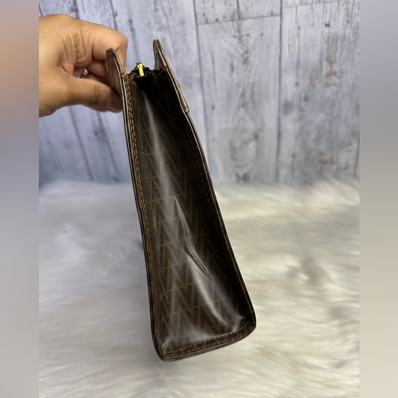 VALENTINO mario patent leather clutch bag - Picture 5 of 17